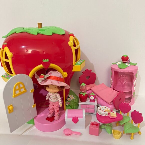 Strawberry Shortcake Berry Happy Home Playset with Doll & Accessories Vintage - Picture 1 of 15